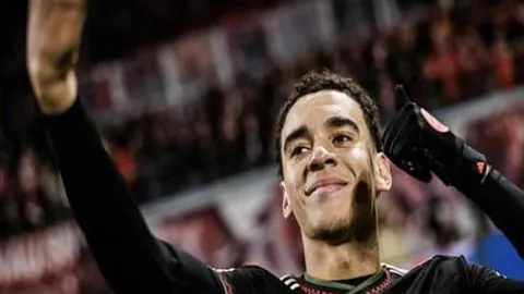 “勇士背靠背挑战猛龙，谁能笑到最后？”